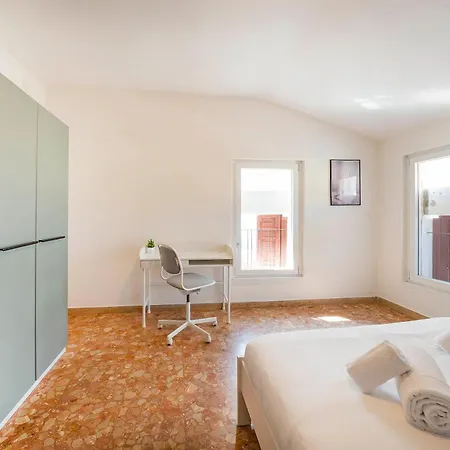 Guest house Italianflat - *